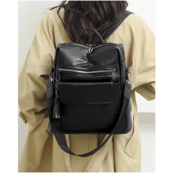 black backpack collection - Picture 2 of 5